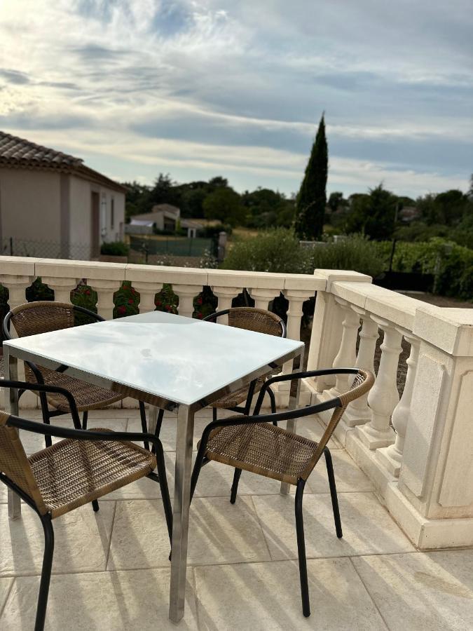 La Villa Du Rayol Saint Maximin Bagian luar foto